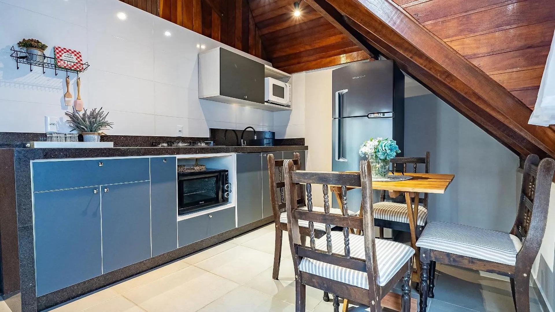 271 - Loft Em Residencial Com Piscina A 200M Da Praia Bombinhas
